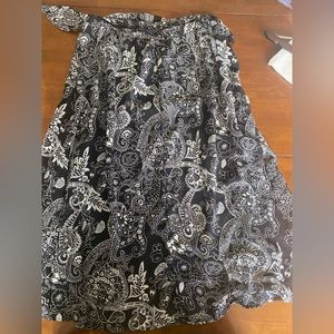 Flowy midi length skirt